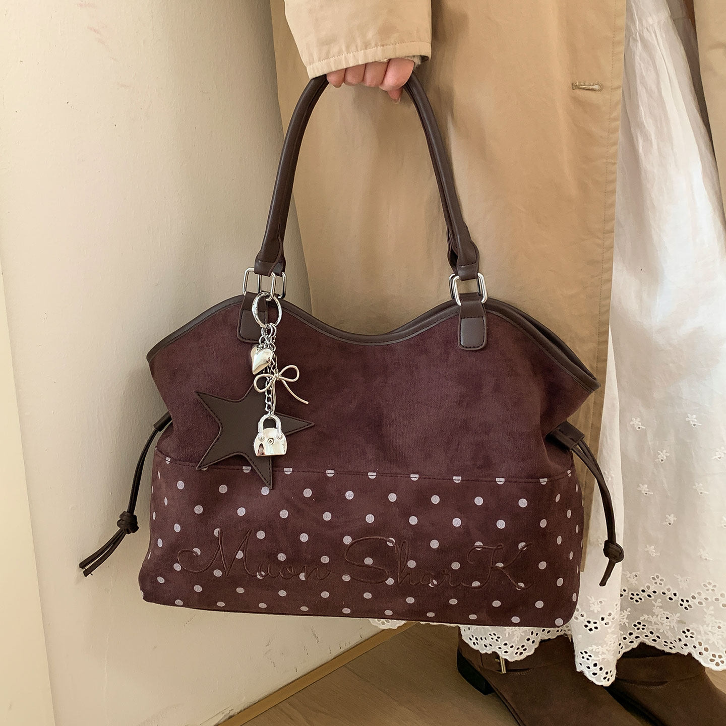 波点磨砂大包包女2025新款复古麂皮绒托特包秋冬通勤大容量斜挎包,箱包皮具/热销女包/男包,托特包,淘宝优惠券,粉丝福利购,淘宝优惠卷