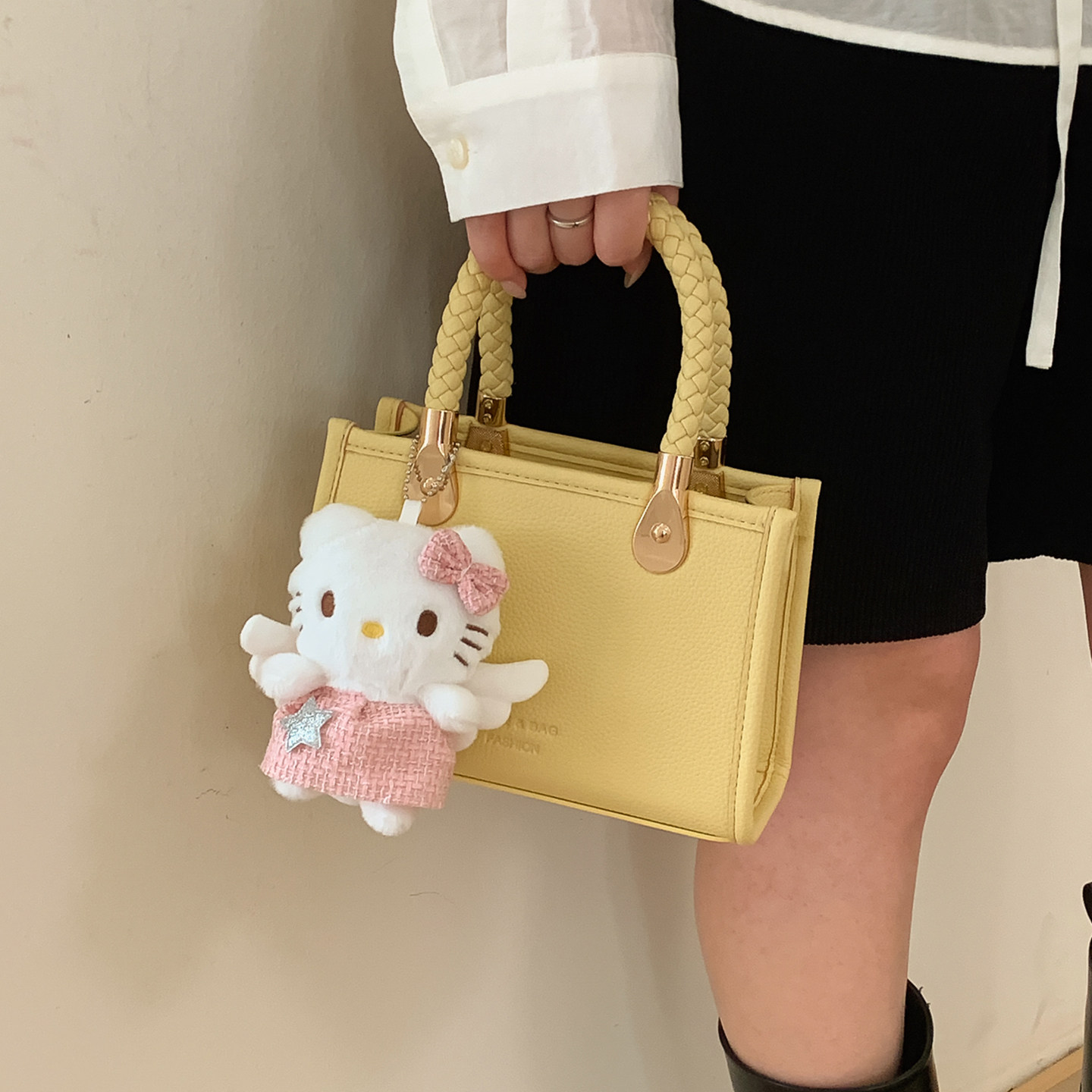 早春简约手提小包包女2025新款上班通勤小方包洋气休闲单肩斜挎包,箱包皮具/热销女包/男包,小方包,淘宝优惠券,粉丝福利购,淘宝优惠卷