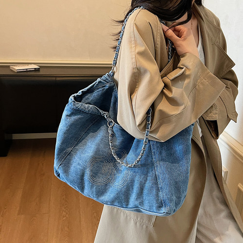 ZATZ松弛感牛仔大容量托特包