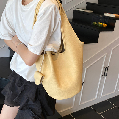 ZATZ慵懒风腋下软皮托特包