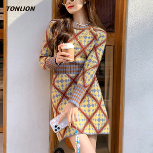 唐狮长袖针织连衣裙女2025冬季复古菱格收腰显瘦高级感内搭毛衣裙