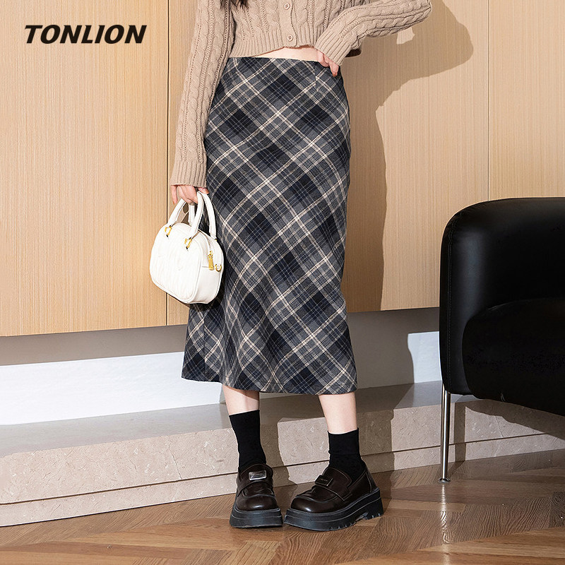 唐狮格子半身裙女2025冬季新款高腰显瘦小个子开叉设计感百搭长裙