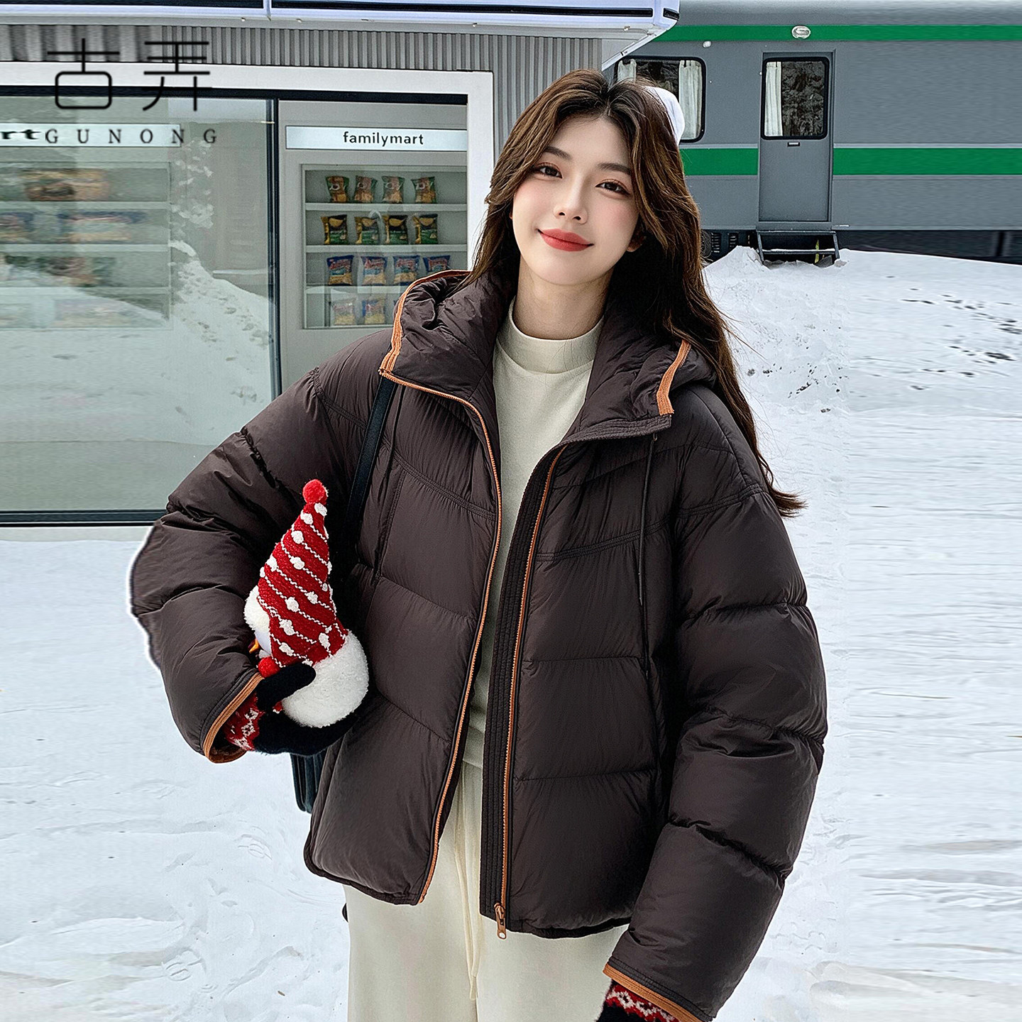 今年流行爆款羽绒服女2026冬季新款韩版宽松连帽短款加厚保暖外套