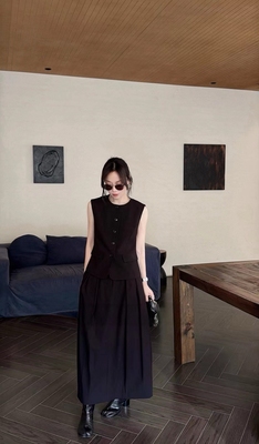 秋季高级进口羊毛套装25秋季时尚收腰马甲压褶半裙显瘦套装