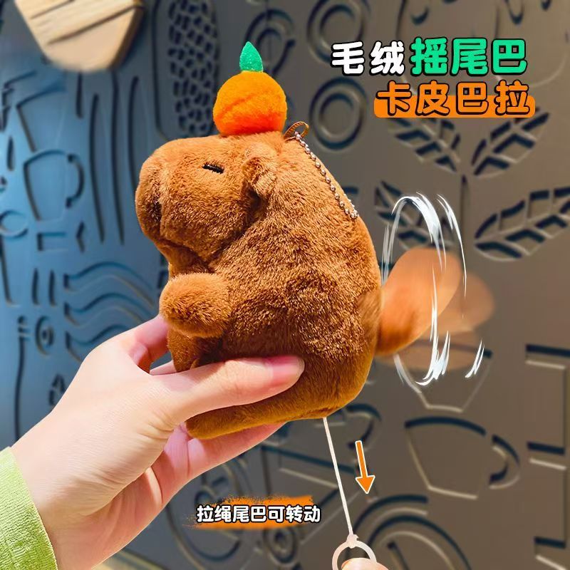 卡通毛绒吐泡泡卡皮巴拉公仔包包挂件可爱水豚正版汽车钥匙扣挂饰