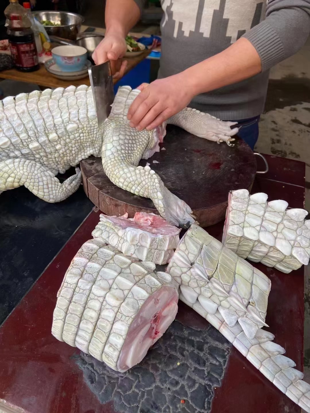 5斤身段鳄鱼肉水产肉类新鲜肉制品特许养殖肉类鳄鱼腿掌肉泰鳄