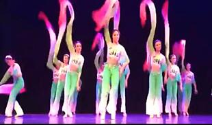 比赛群舞 女伞舞民族舞演出服且吟春雨表演舞蹈服装 新款 古典水袖