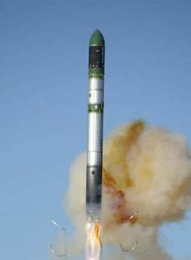 东风1霹雳15V2SS18撒旦洲际弹道导弹金属1:400仿真核武器火箭模型