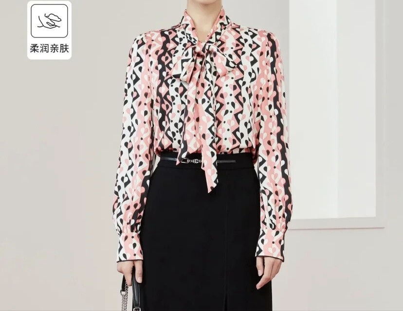 卡迪黛尔正品柔润亲肤90%蚕丝法式飘带爱心印花衬衫女CE00814A2