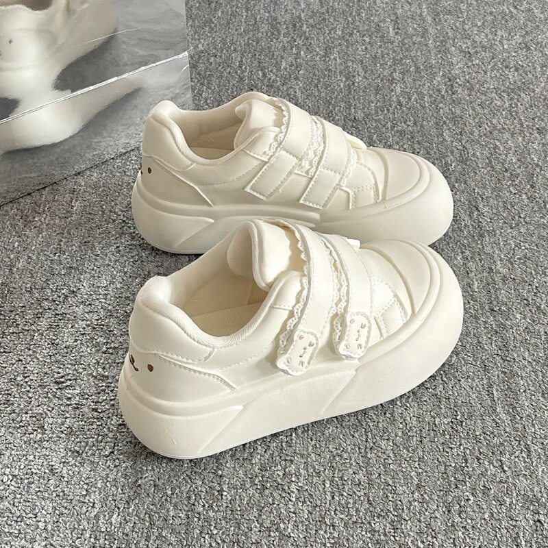 厚底小白鞋女款2026春季新款韩系板鞋百搭学生魔术贴休闲面包鞋子