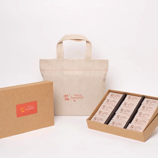 中国台湾本土繁体版台湾直邮微热山丘凤梨酥15颗装特产伴手礼名产