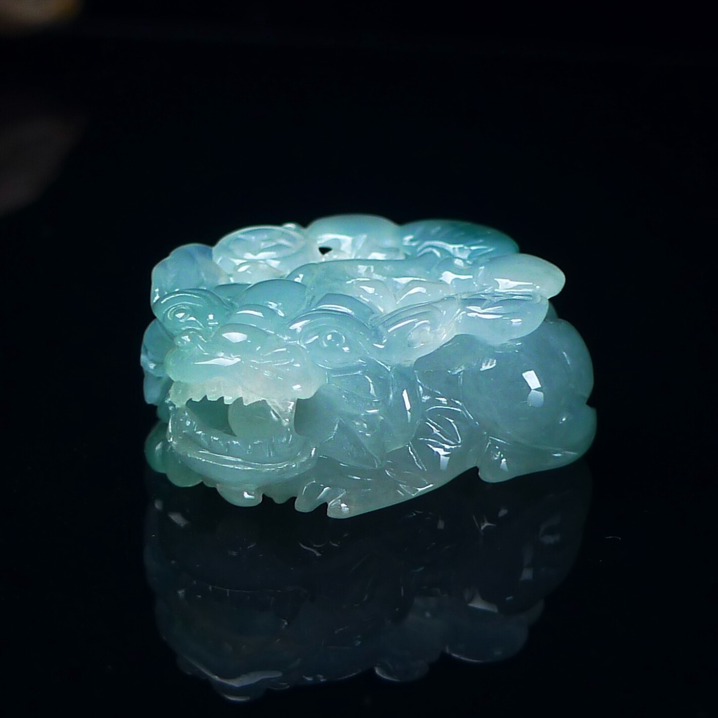 缅甸天然翡翠A货浅绿貔貅玉石