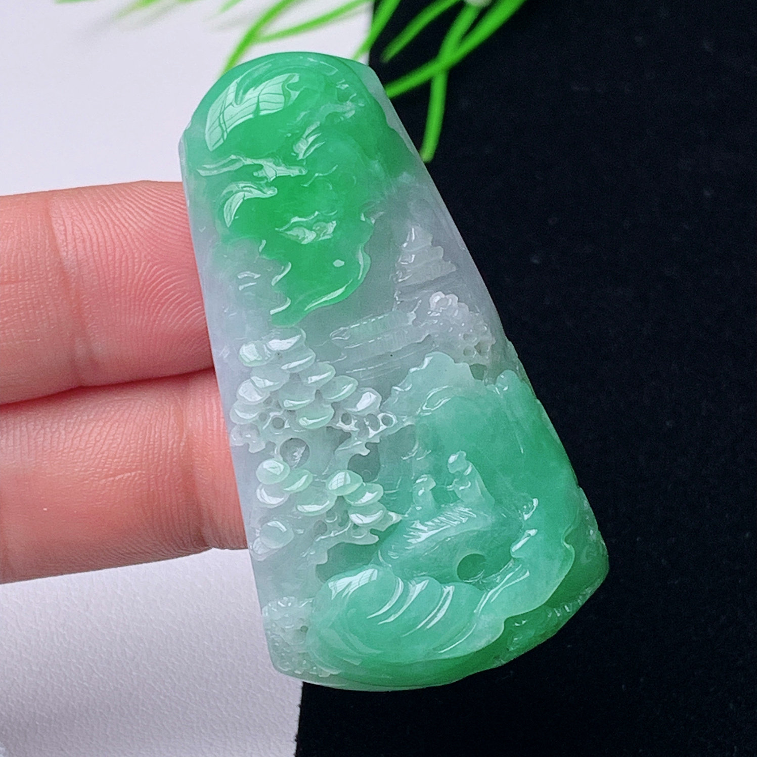 缅甸天然翡翠A货绿色山水玉石