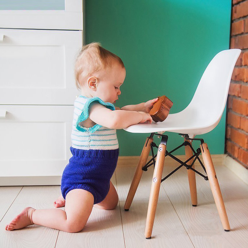 伊姆斯儿童椅简约彩色塑料椅北欧实木宝宝餐椅幼儿园早教靠背座椅