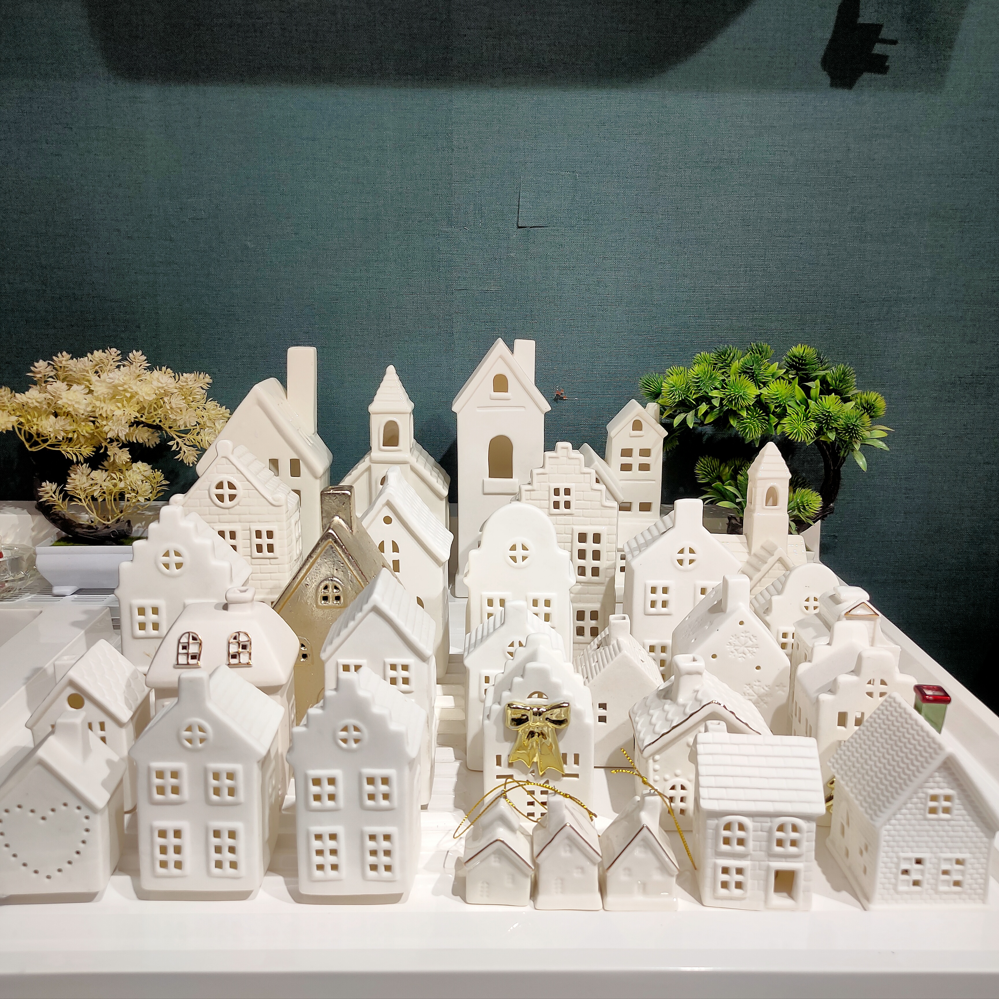 29款样品高温白瓷高透夜灯房子摆件圣诞节场景装饰