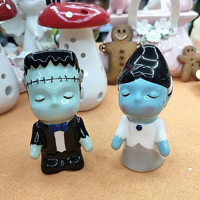 新品陶瓷小人偶摆件套装/非偏满装饰摆件