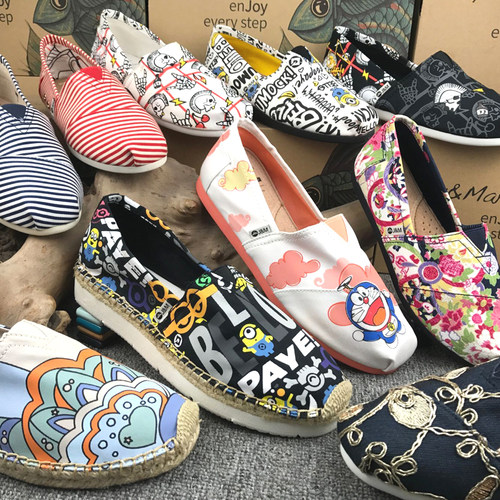 快乐玛丽涂鸦大码休闲帆布鞋