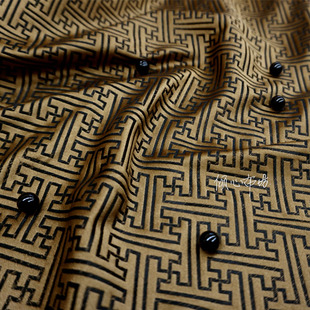 高档棕黄色夹黑中回纹万字纹织锦缎云宋锦丝绸缎子布料汉服面料