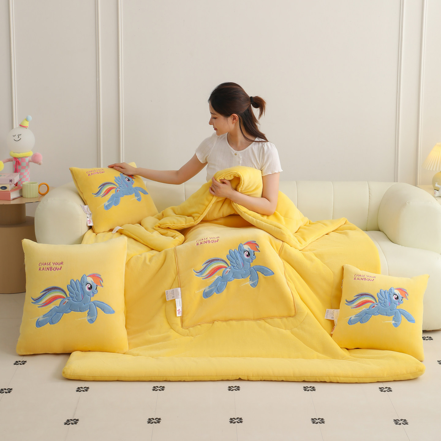 A类小马宝莉加厚抱枕被子两用学生午睡办公室沙发汽车上靠垫枕头