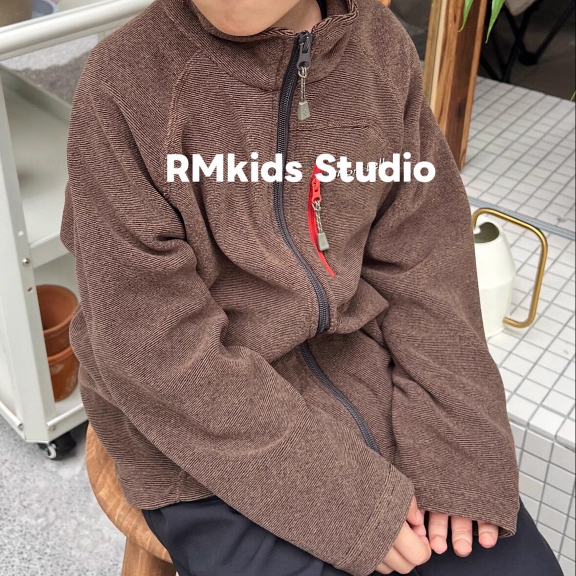 儿童日系咖啡色摇粒绒口袋卫衣