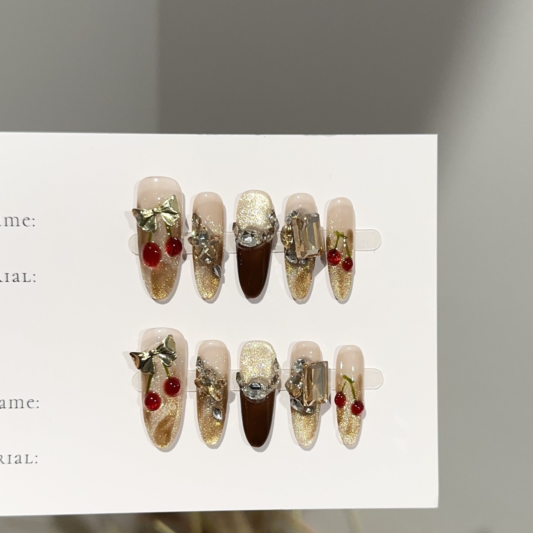 琥珀樱桃 秋冬樱桃金猫眼美甲片堆钻爆闪假指甲贴片纯手工穿戴甲,彩妆/香水/美妆工具,穿戴甲/甲片,淘宝优惠券,粉丝福利购,淘宝优惠卷