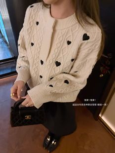 25秋冬韩版 女毛衣 复古圆领米色爱心麻花钩花羊毛针织开衫