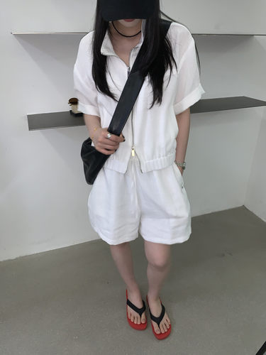 春夏韩版insist人棉休闲运动套装女白色短款上衣+短裤两件套套装