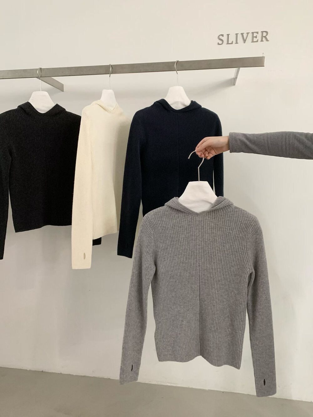 25冬韩版sliver纯色羊毛连帽坑条羊毛针织衫露指毛衣女打底衫上衣