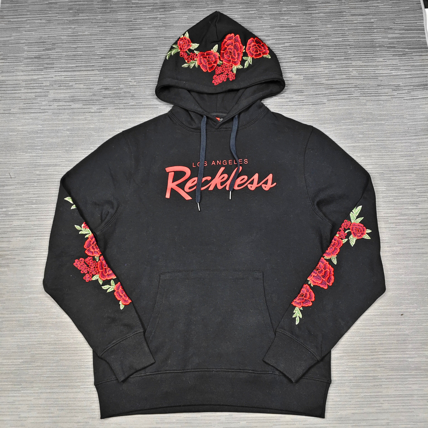 胸围120CM老美街头玫瑰刺绣连帽薄款卫衣Reckless字母印花潮流