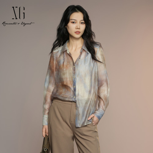 XG雪歌2025秋款气质晕染满版印花高智通勤衬衫女长袖XK321005B193