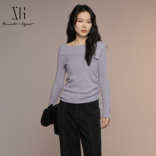 上衣XK311002A587 XG雪歌法式 优雅斜肩针织衫 女2025秋款 氛围感修身