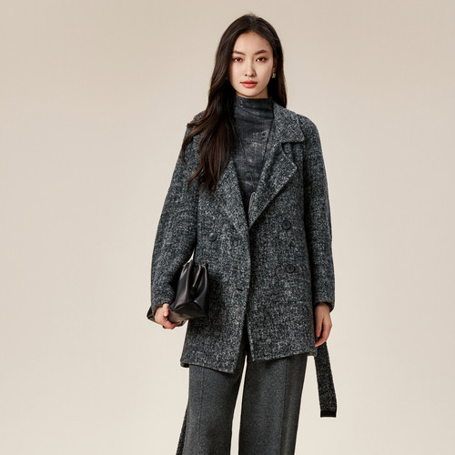 热卖款 库存极少  XG雪歌呢大衣XJ410061A184