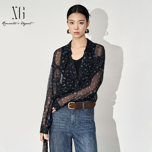 XG雪歌2025秋款宽松显瘦慵懒落肩优雅通勤碎花衬衫女XK321025B493