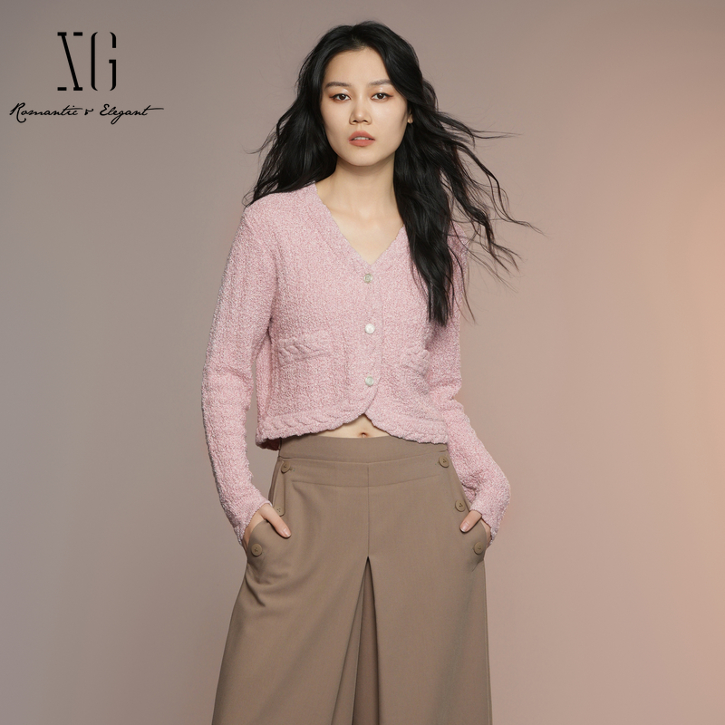 XG雪歌2025秋显瘦V领miu系通勤小香风短款针织开衫女XK311008A308