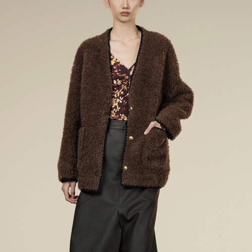 少库存 XG雪歌毛绒外套XK407014A574