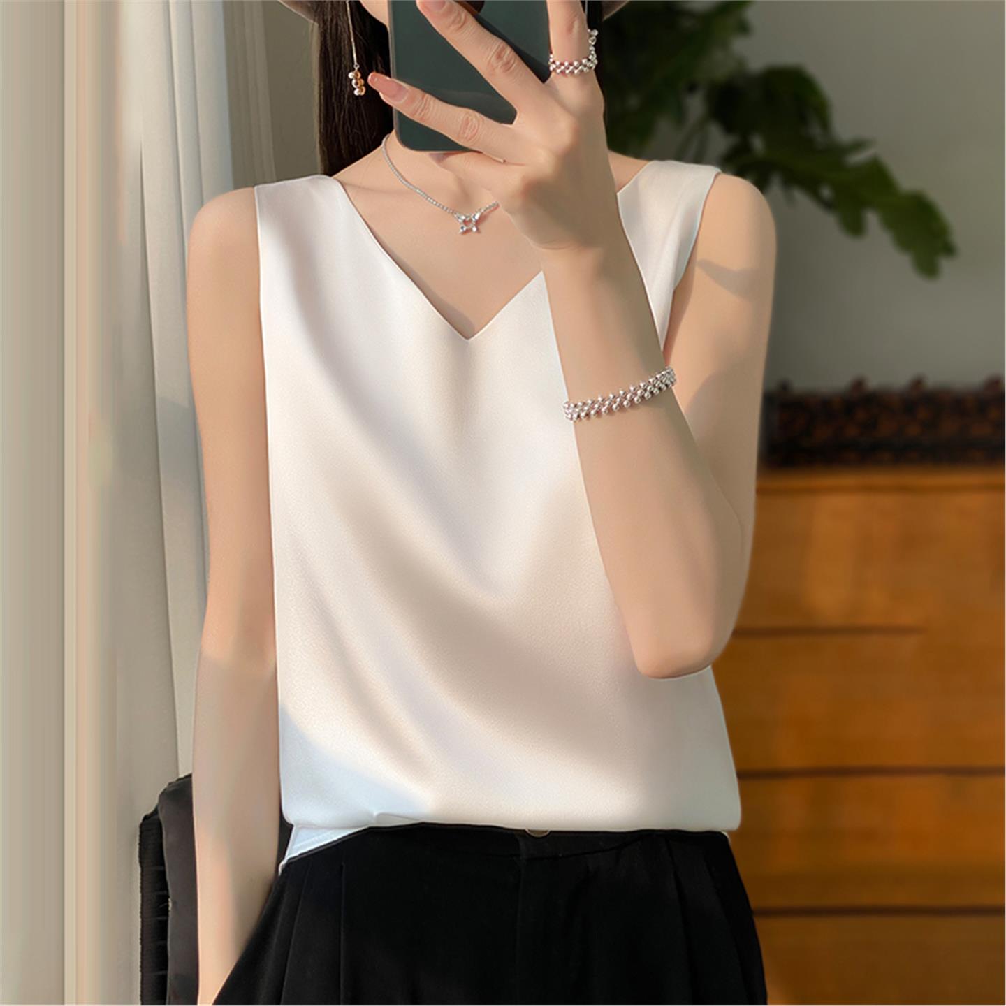 背心感吊带打底纯色女内轻奢宽松新款上衣夏季无袖领搭高级V缎面