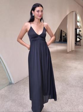 黑色Dakota连衣裙 度假派对连衣裙瑞典CHARLOTTAGandolfo显瘦深V