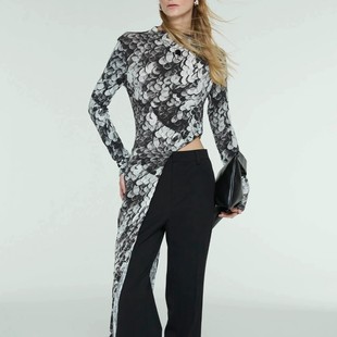 黑白珠片印花长袖T恤 气质斜摆堆褶圆领上衣 设计师sip class