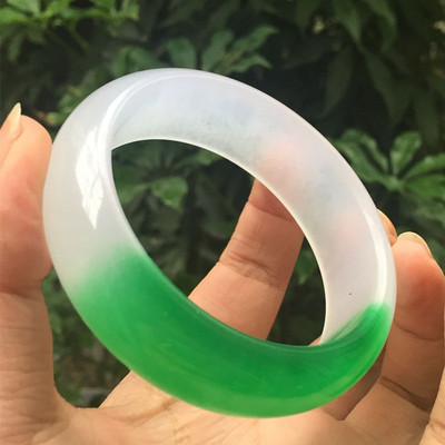 天然白色翠绿加宽玉石手镯