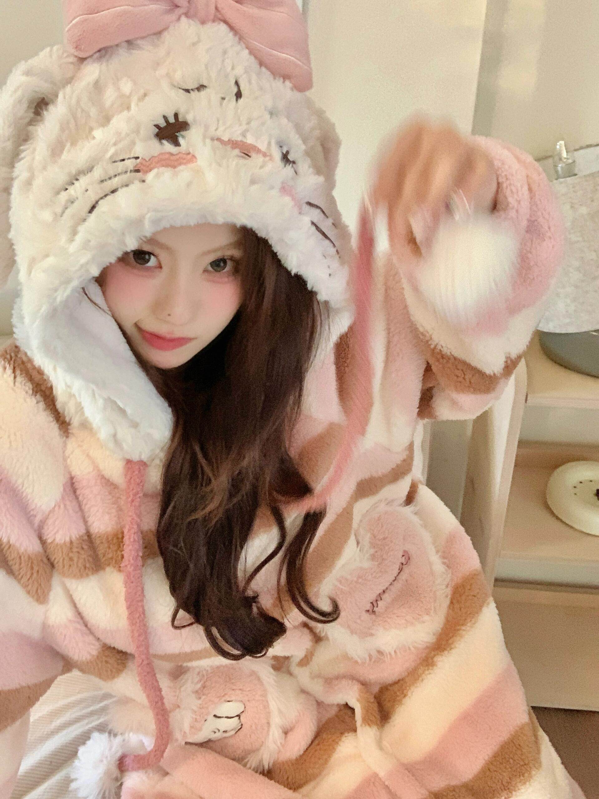 CARTOON BUNNY HOODED CORAL VELVET PAJAMAS WOMENS WINTER 2024 NEW PLUSH PAJAMAS LOUNGEWEAR NIGHTDRESS
