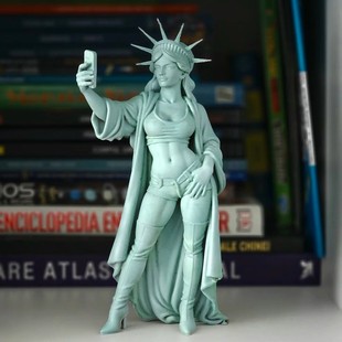 恶搞摆件Statue of Liberty Selfie Figurine自由女神像自拍雕像