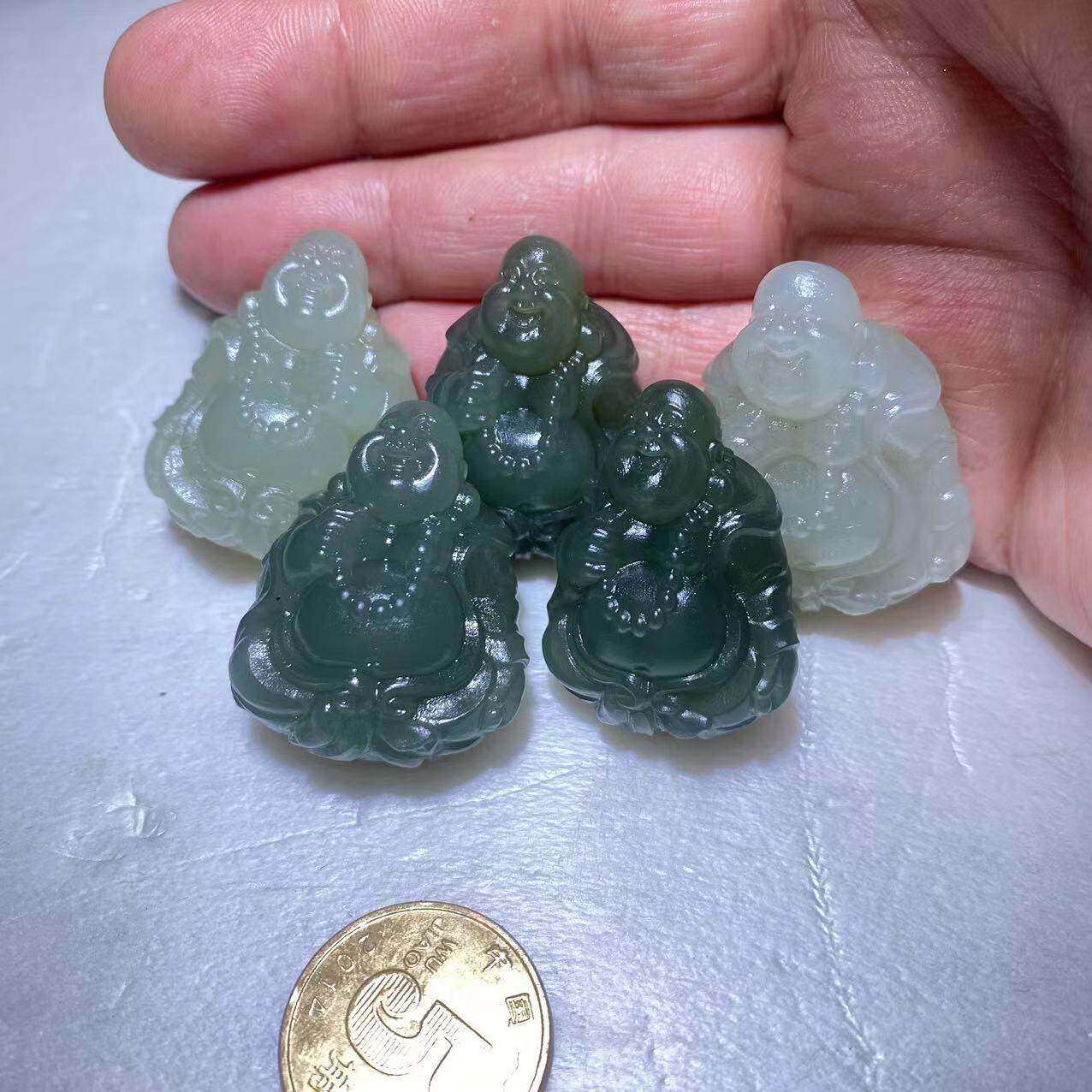 天然和田玉手工雕刻弥勒佛吊坠
