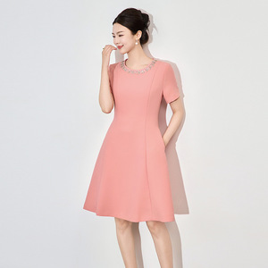 轻奢重工钉钻名媛气质小个子高级感收腰中长女2026夏季新款连衣裙