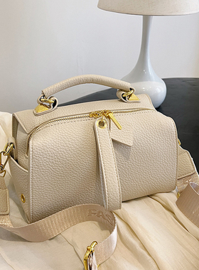 新款2025潮春夏马卡龙波士顿包大容量宽肩带单肩包枕头包斜挎包