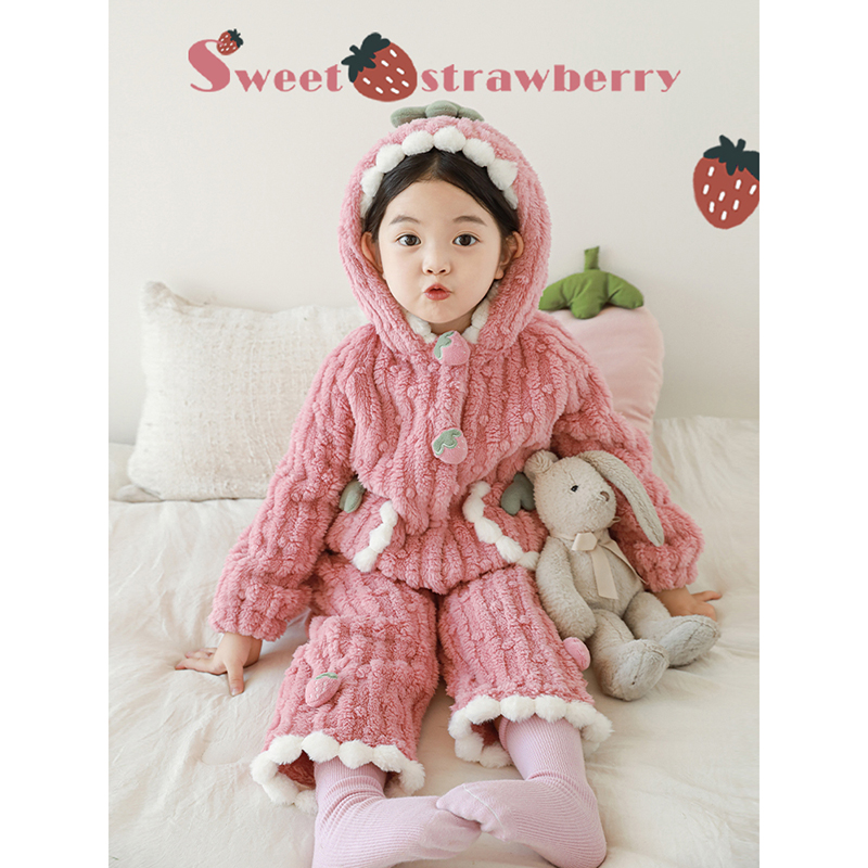 幼悠女童草莓玩偶家居服套装冬季俏皮可爱撞色毛球保暖睡衣两件套