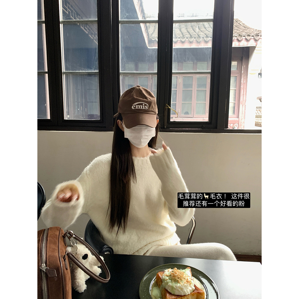大小姐77通勤白色加厚毛衣