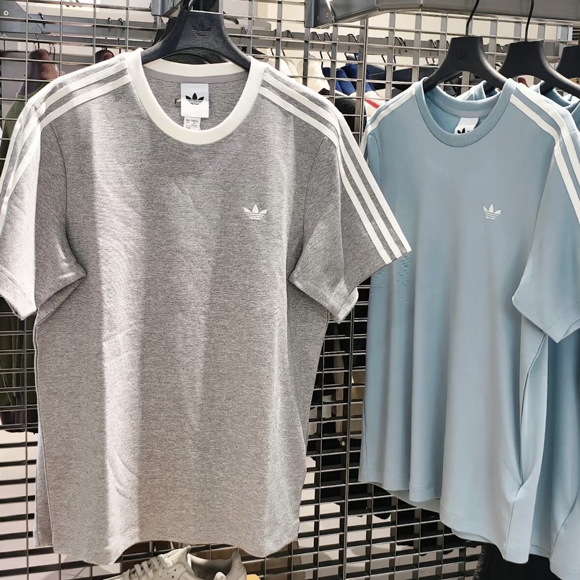 Adidas阿迪达斯三叶草男女经典款运动短袖T恤KY8463KY8464 KX7991 - 实物图