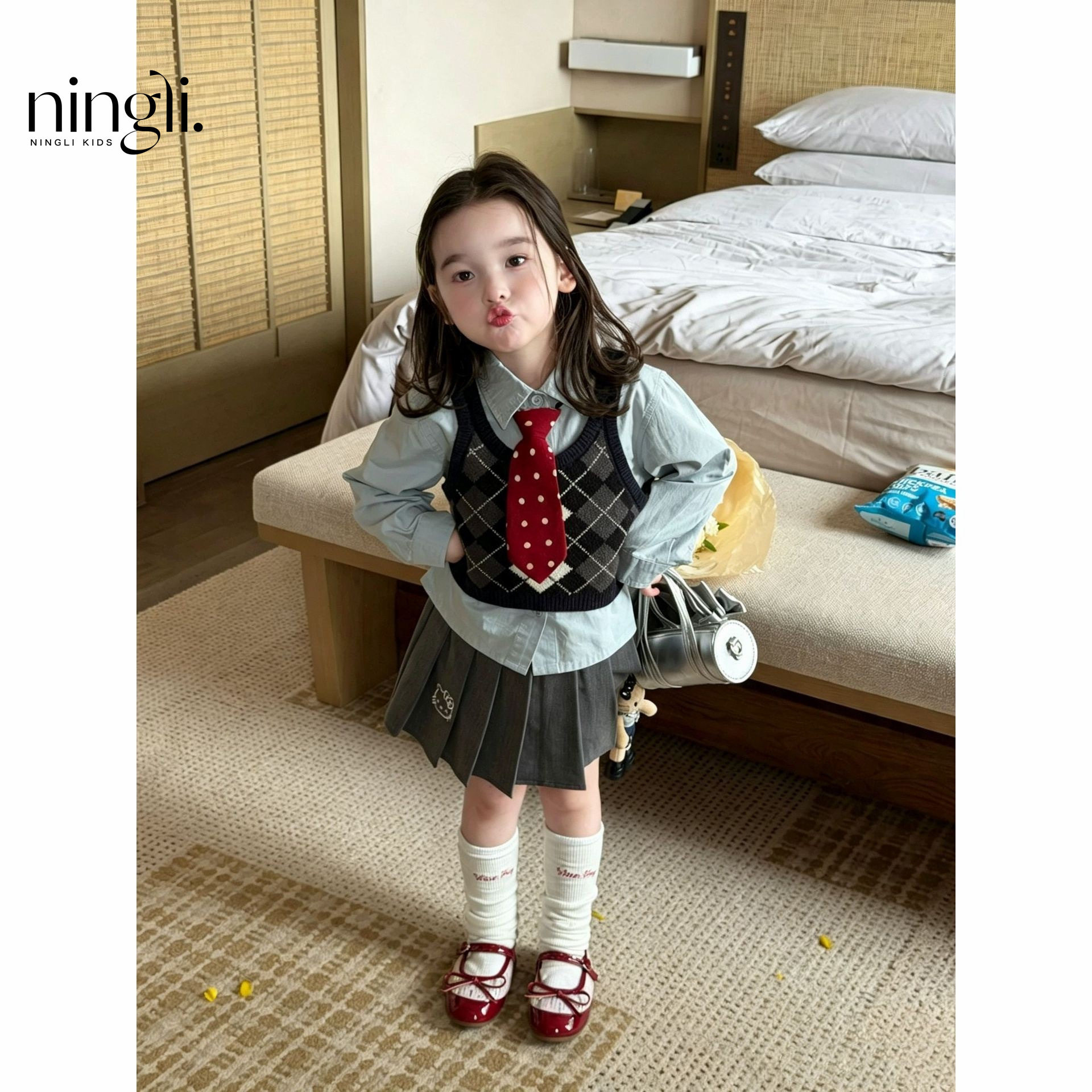2026新品女童学院风套装针织马甲衬衫带领带上衣百褶半身裙潮
