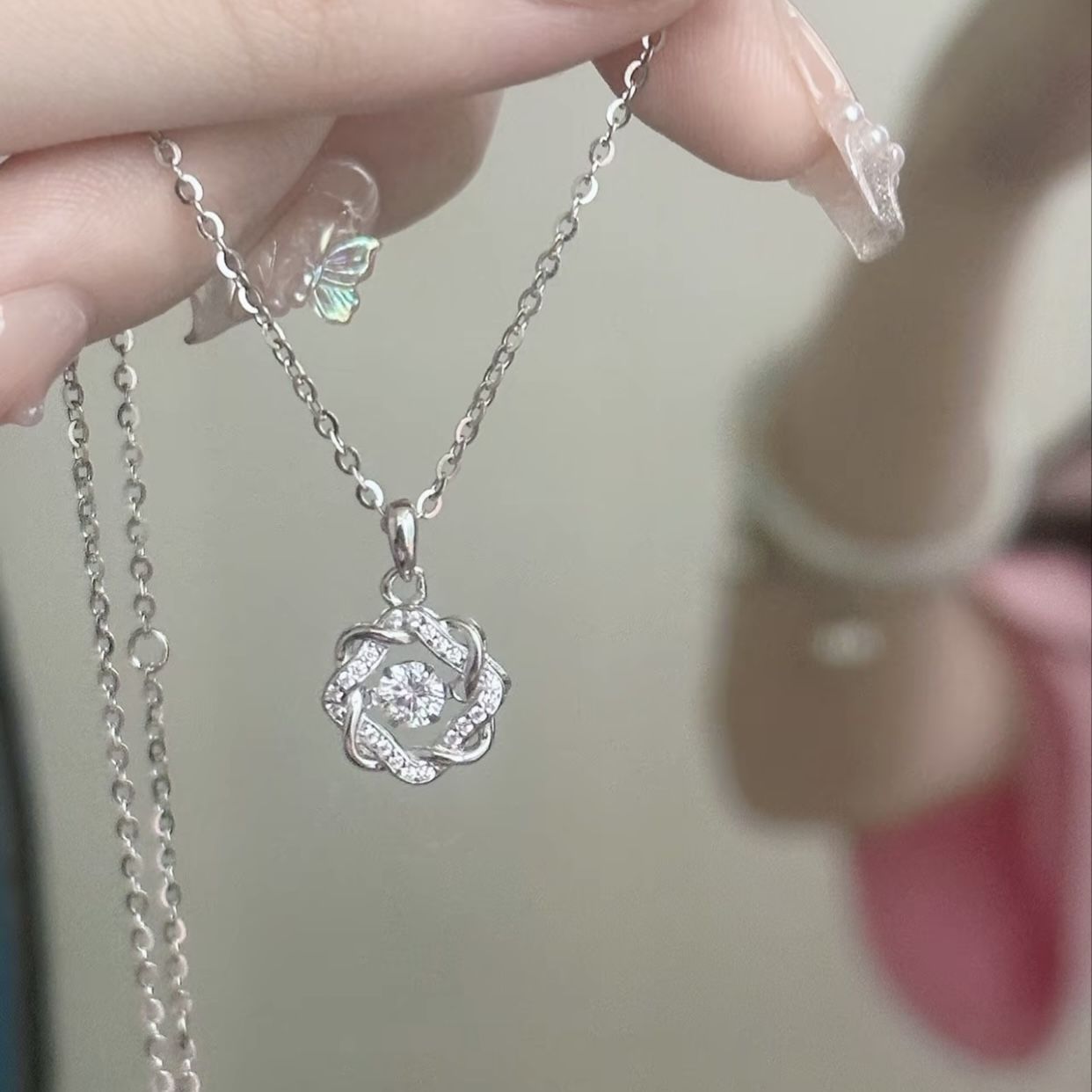 灵动八芒星项链女ins简约轻奢气质高级小众设计吊坠锁骨链