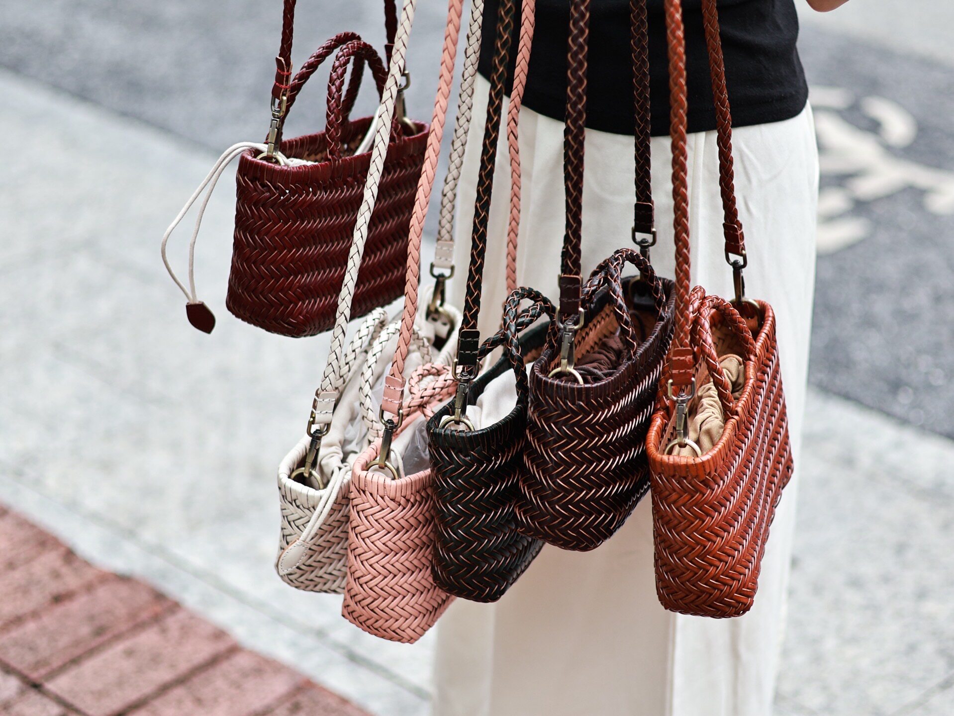 编织牛皮复古小众高感贝壳镂空女包韩版时尚手提单肩包简约腋下包